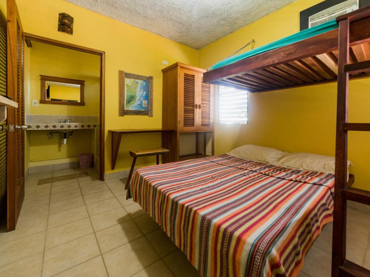 A Piece Of Ground Albergue Punta Gorda Exterior foto