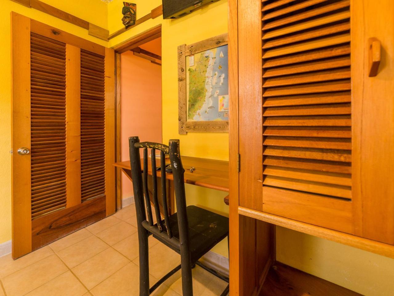 A Piece Of Ground Albergue Punta Gorda Exterior foto