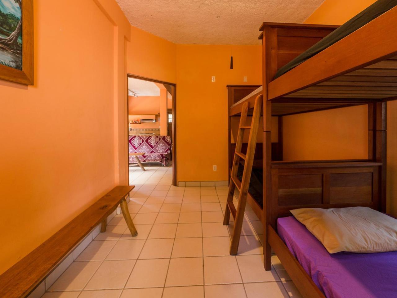 A Piece Of Ground Albergue Punta Gorda Exterior foto